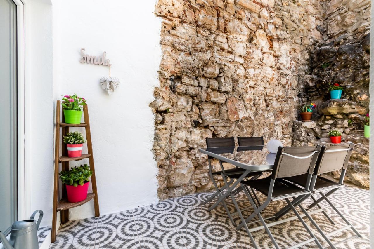 Apartamento 1 Quarto, Com Patio, Em Frente Praia Paco de Arcos Exterior photo