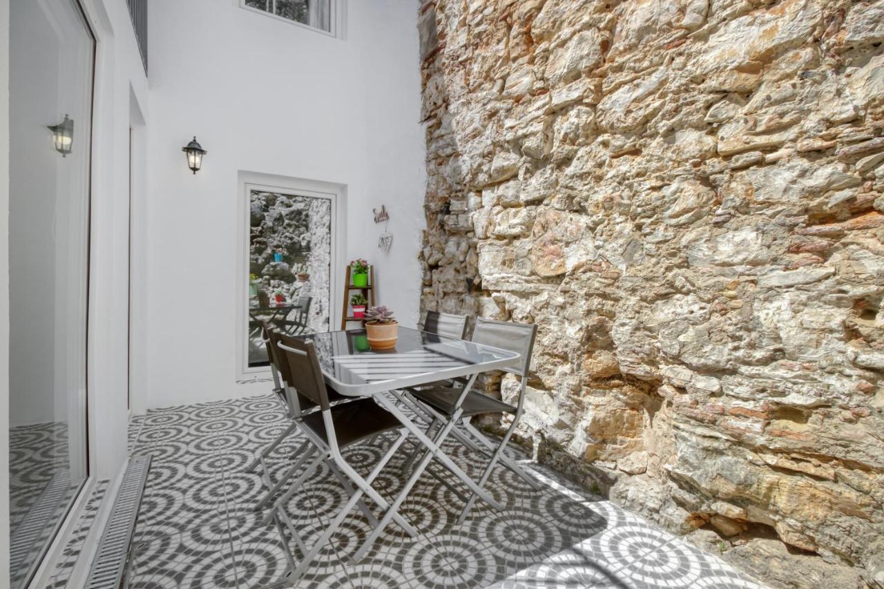 Apartamento 1 Quarto, Com Patio, Em Frente Praia Paco de Arcos Exterior photo