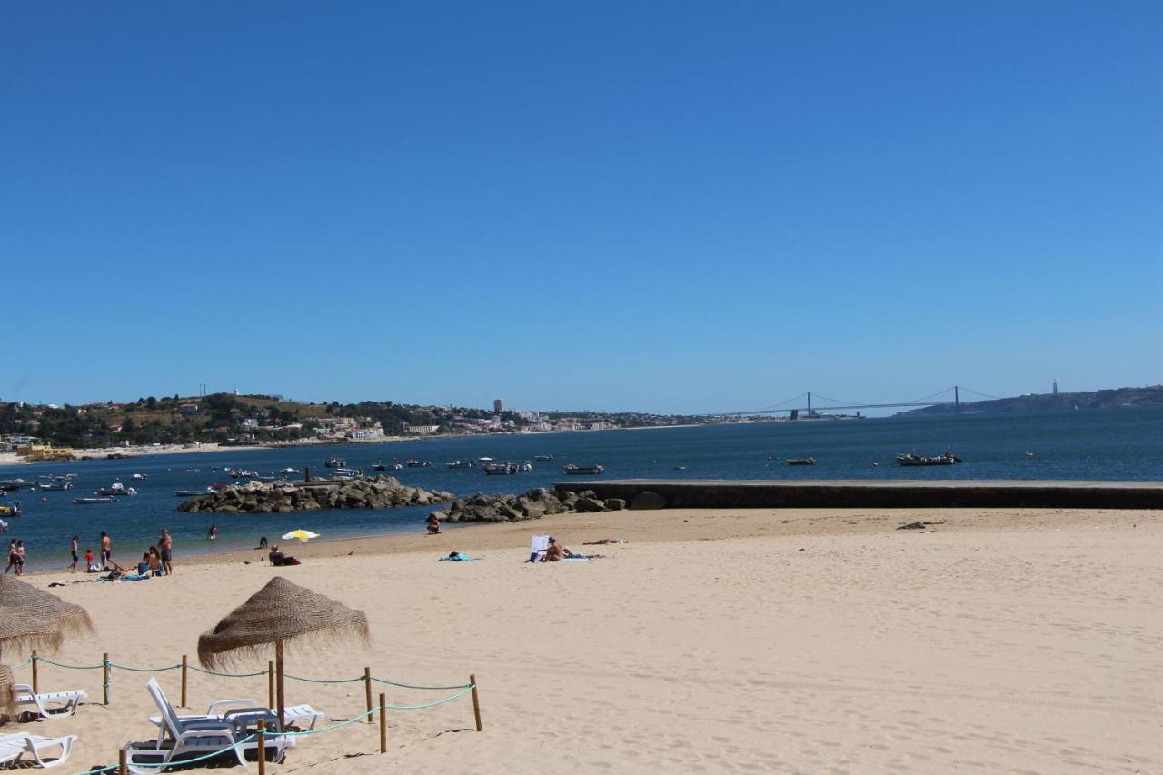 Apartamento 1 Quarto, Com Patio, Em Frente Praia Paco de Arcos Exterior photo