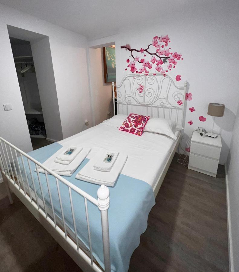 Apartamento 1 Quarto, Com Patio, Em Frente Praia Paco de Arcos Exterior photo