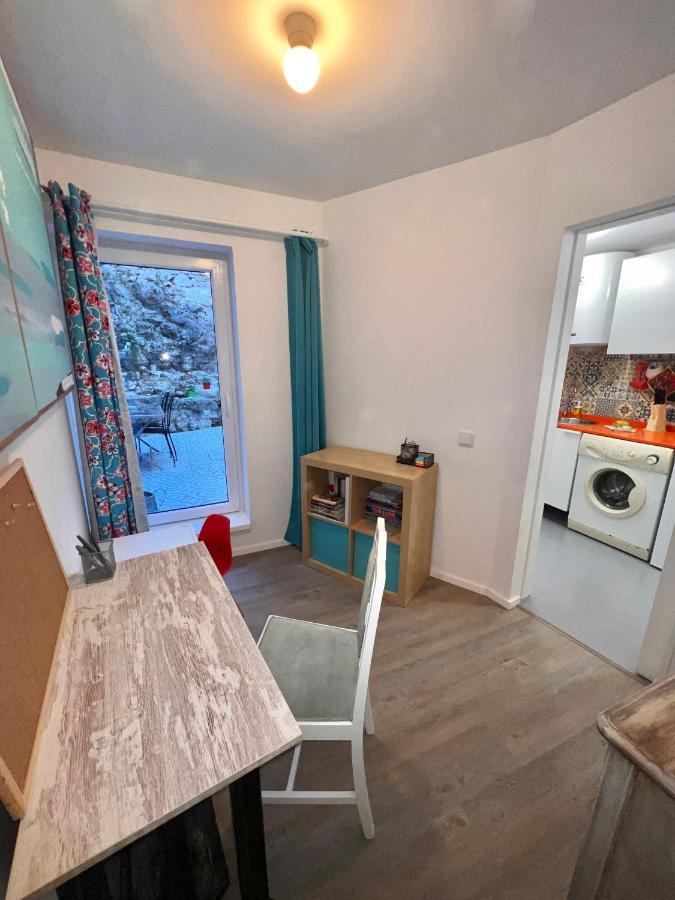 Apartamento 1 Quarto, Com Patio, Em Frente Praia Paco de Arcos Exterior photo