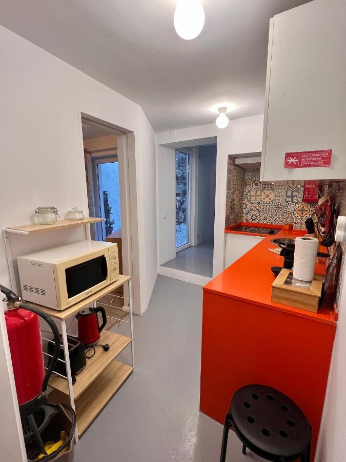 Apartamento 1 Quarto, Com Patio, Em Frente Praia Paco de Arcos Exterior photo